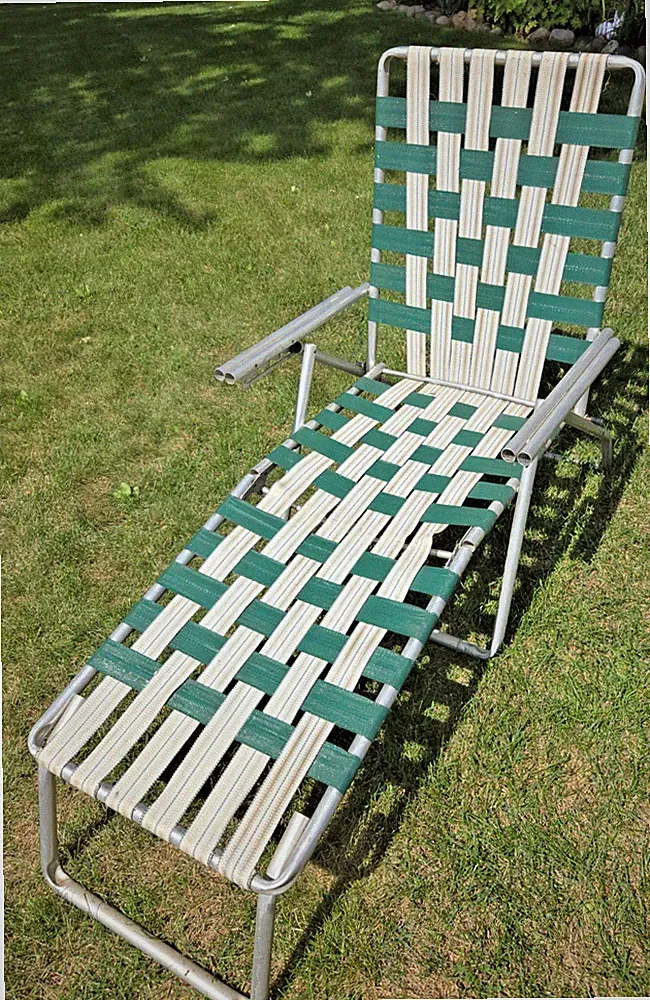 Vtg Aluminum Webbed Folding Chaise Lounge Lawn Chair Green Beach Pool adjustable